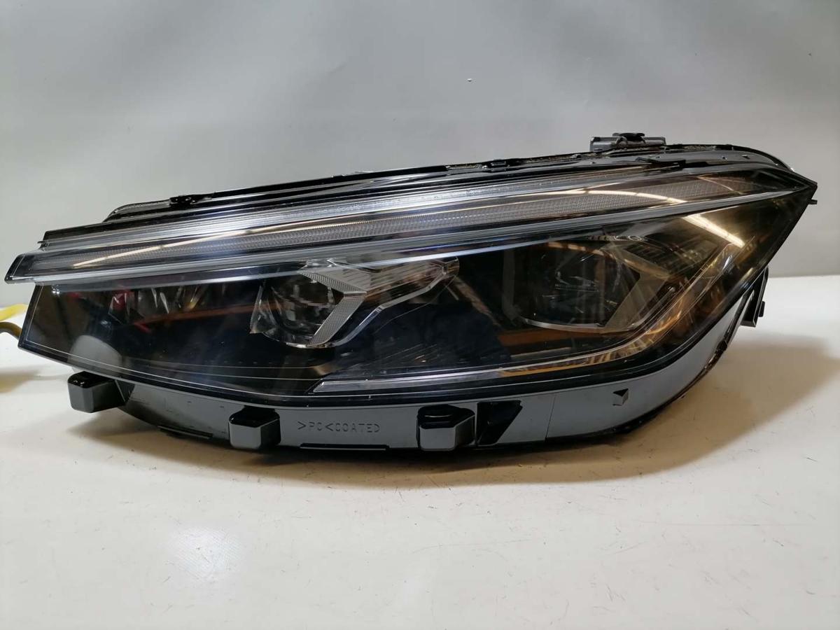 VW Passat B9 original Scheinwerfer links LED Bj.2024